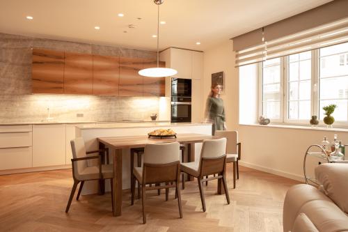 Moderní byt okořeněný funkcionalismem